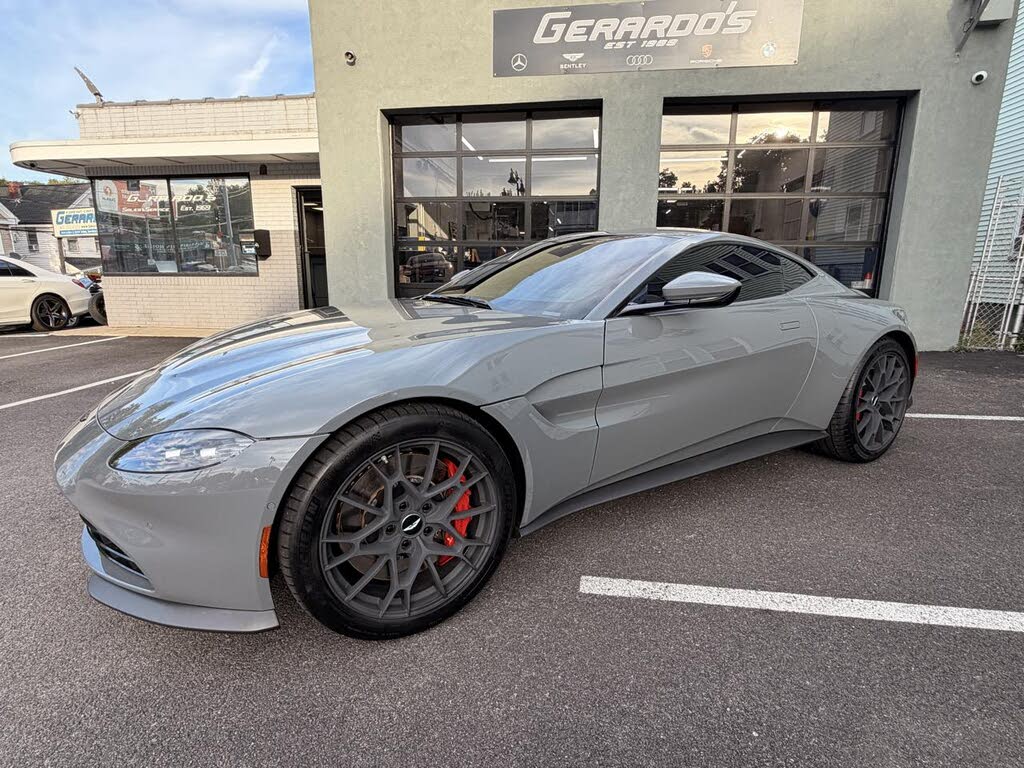 2022 Aston Martin Vantage Coupe RWD photo 16