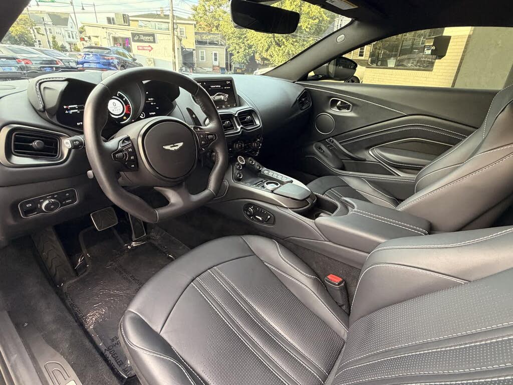 2022 Aston Martin Vantage Coupe RWD photo 21