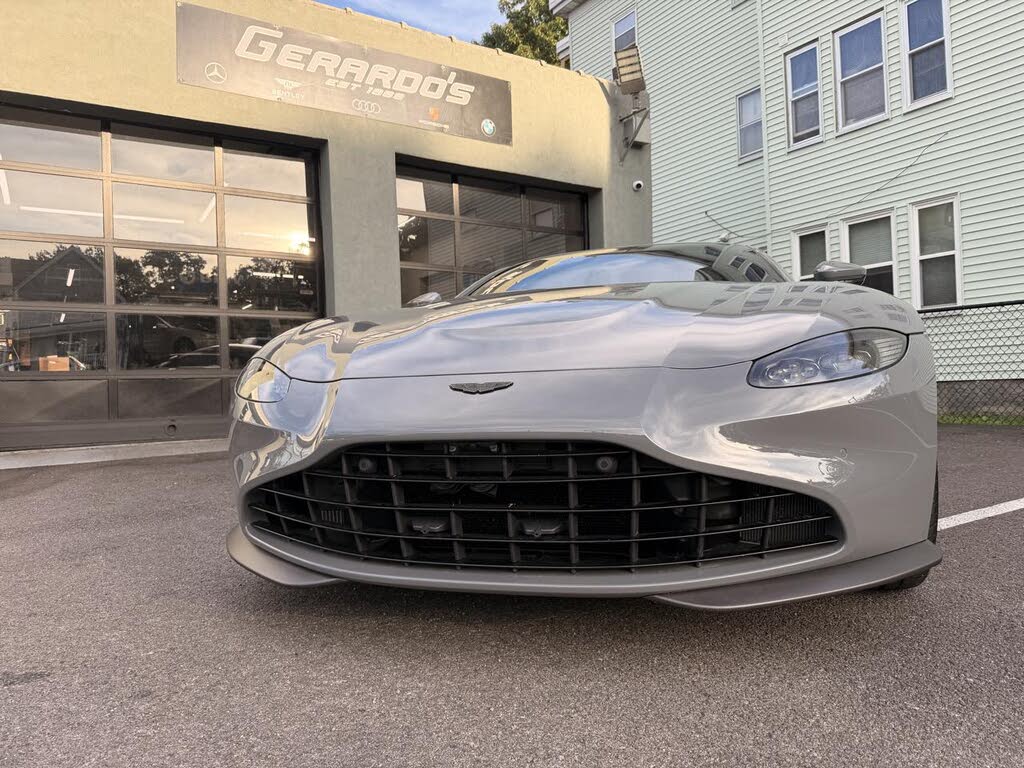 2022 Aston Martin Vantage Coupe RWD photo 4