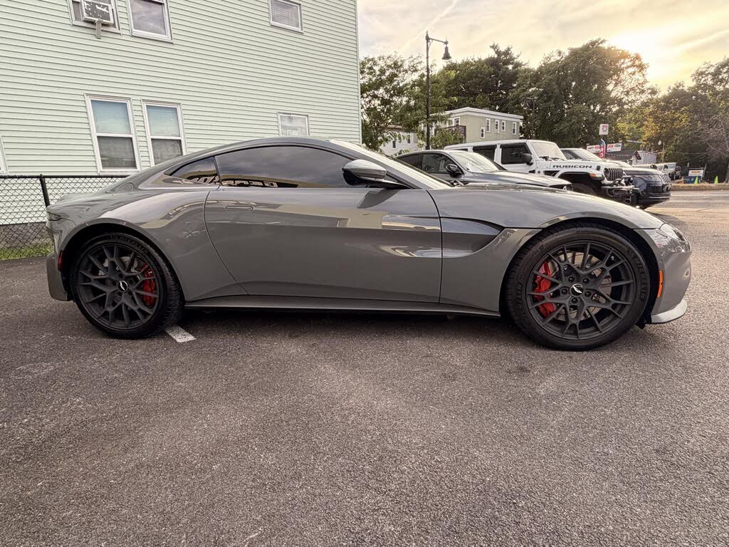 2022 Aston Martin Vantage Coupe RWD photo 6
