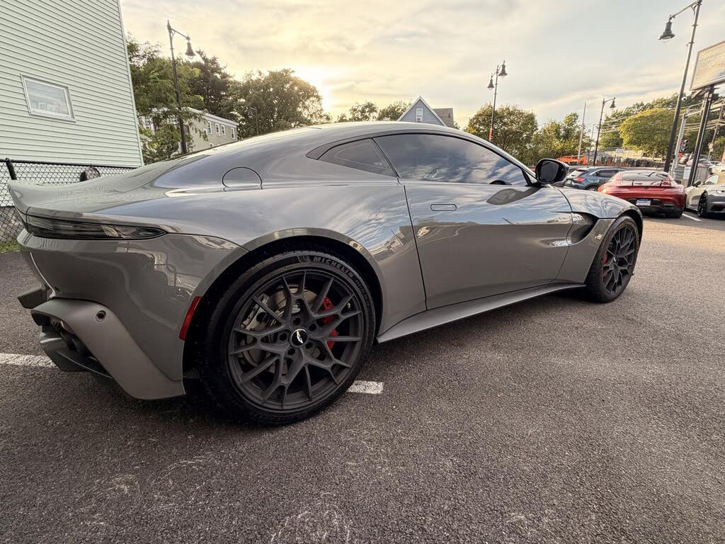 2022 Aston Martin Vantage Coupe RWD photo 8