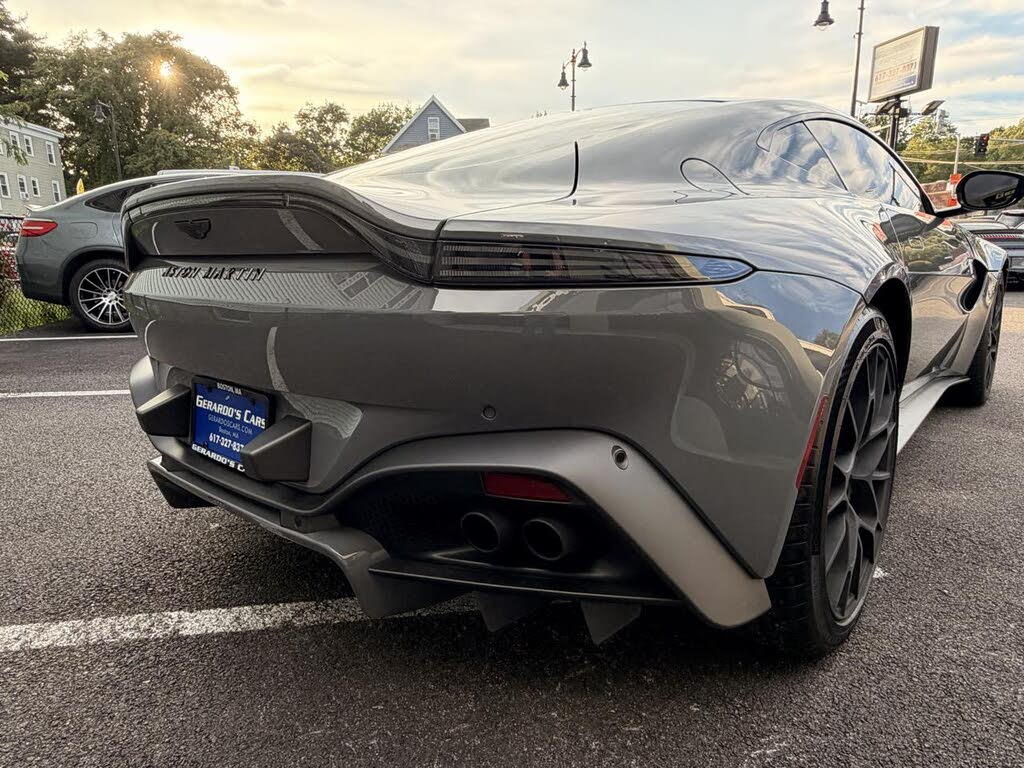 2022 Aston Martin Vantage Coupe RWD photo 9