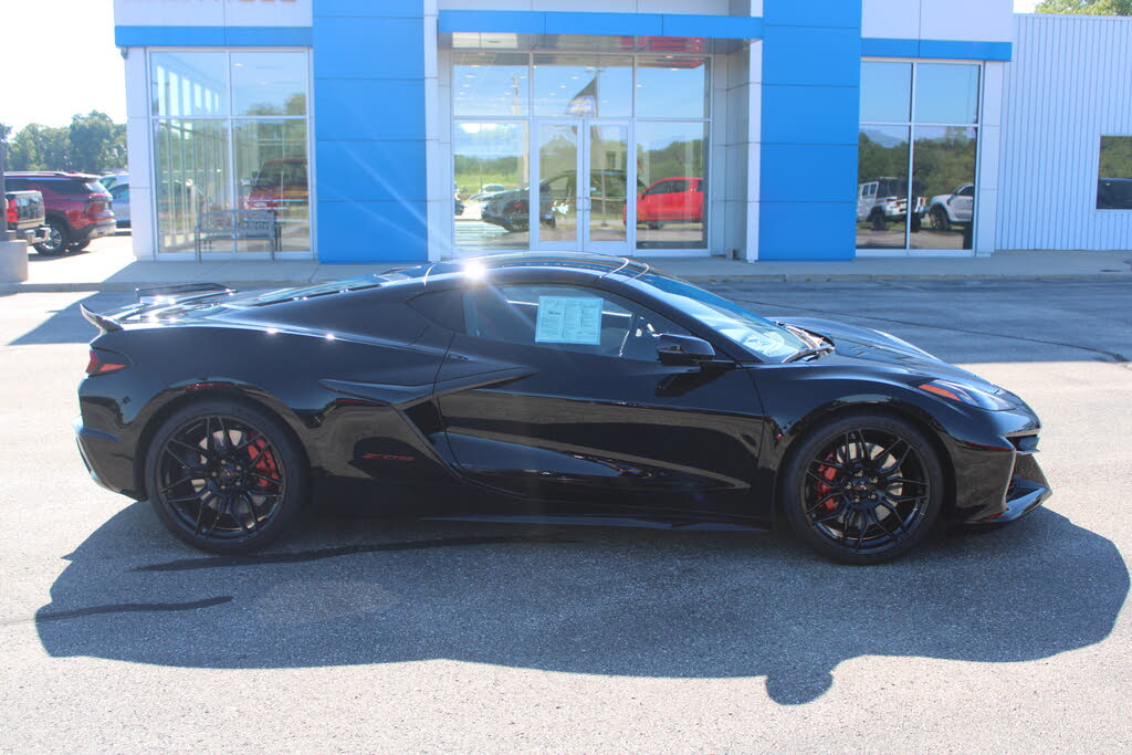 2024 Chevrolet Corvette Z06 3LZ Coupe RWD photo 2
