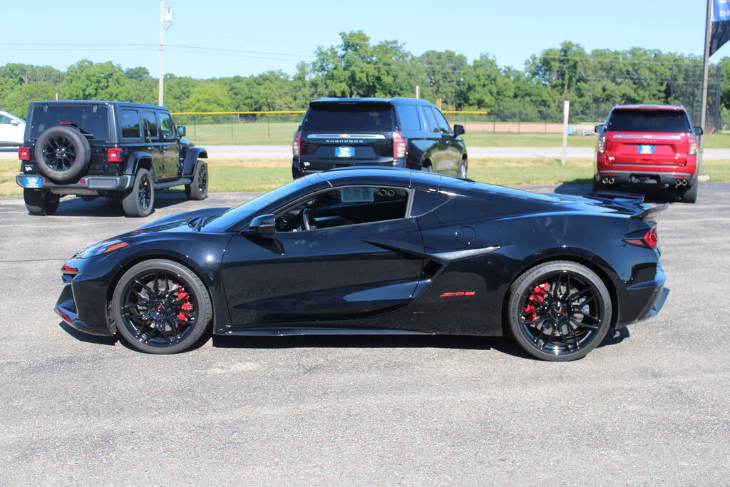 2024 Chevrolet Corvette Z06 3LZ Coupe RWD photo 3