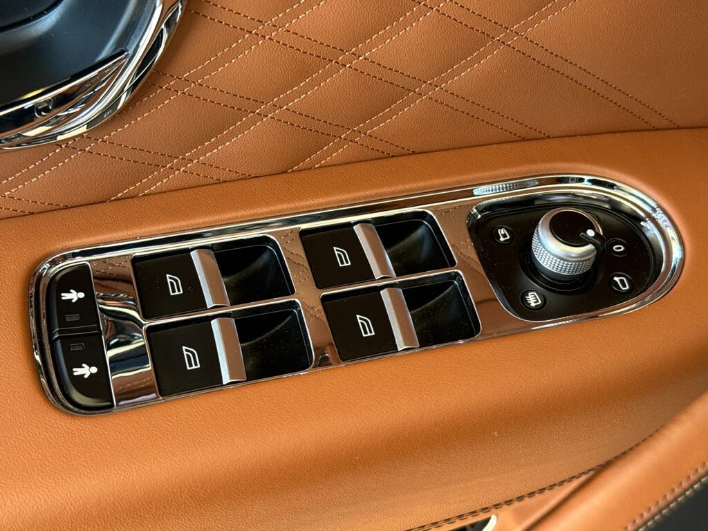 2023 Bentley Bentayga Azure V8 AWD photo 15