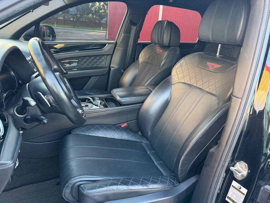 2017 Bentley Bentayga W12 AWD photo 19
