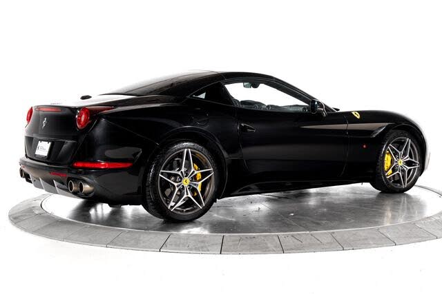 2016 Ferrari California T Roadster photo 2