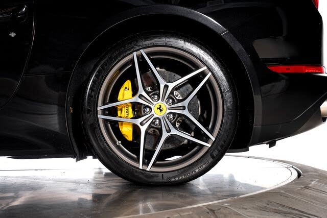 2016 Ferrari California T Roadster photo 18