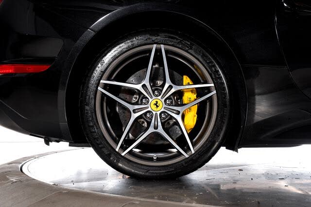 2016 Ferrari California T Roadster photo 19