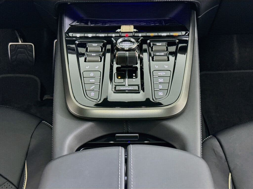2026 Aston Martin DBX S AWD photo 13