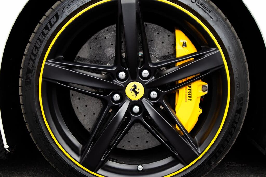 2015 Ferrari F12 Berlinetta Coupe photo 11