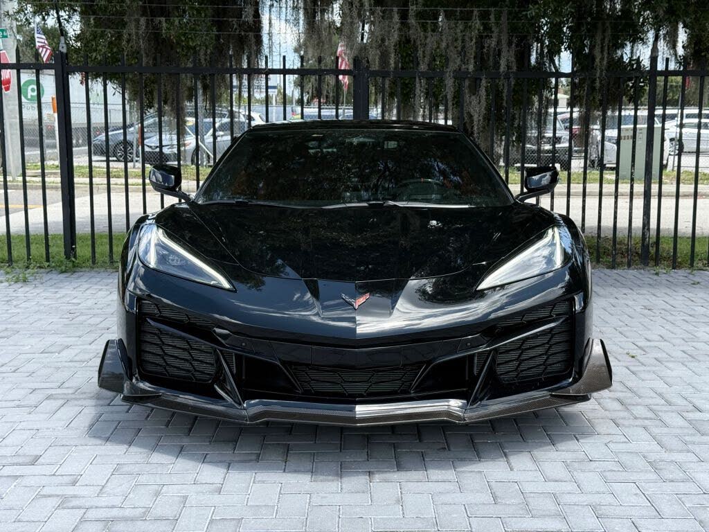 2025 Chevrolet Corvette Z06 3LZ Convertible RWD photo 3