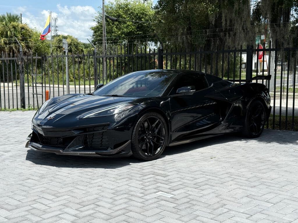2025 Chevrolet Corvette Z06 3LZ Convertible RWD photo 4