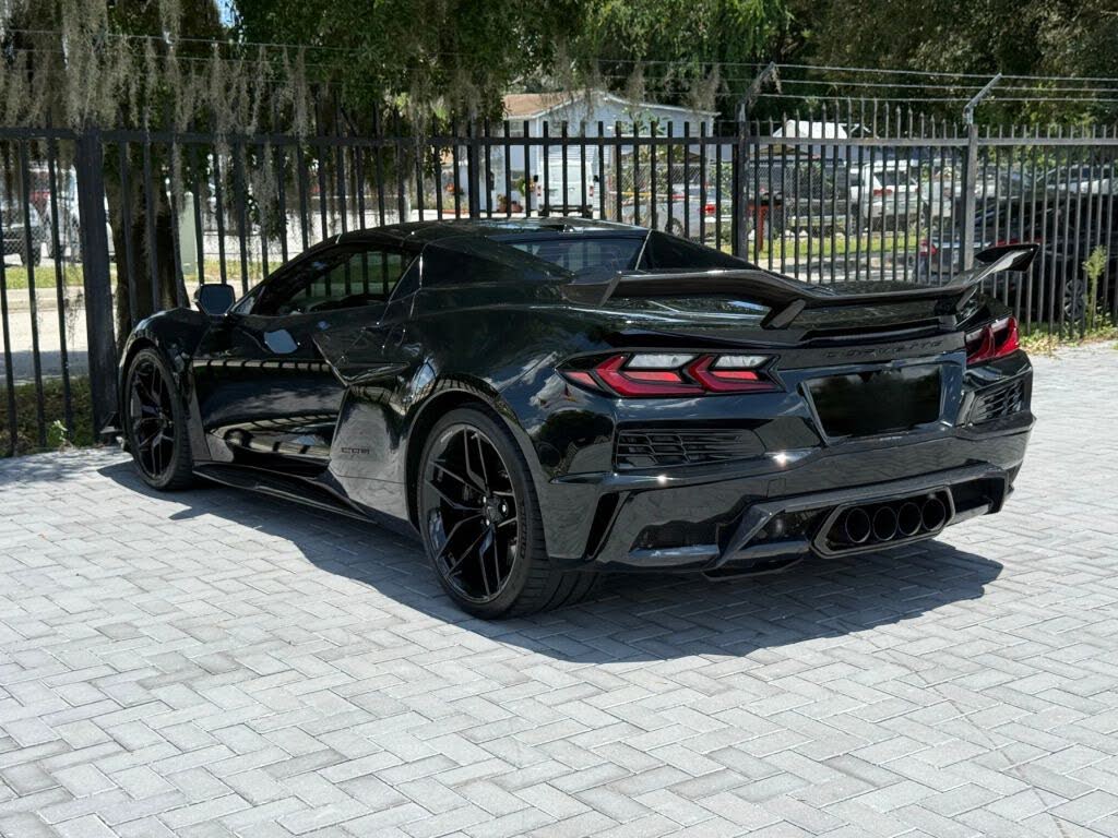 2025 Chevrolet Corvette Z06 3LZ Convertible RWD photo 9