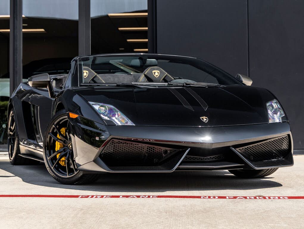 2012 Lamborghini Gallardo LP 570-4 Performante Spyder AWD photo 2