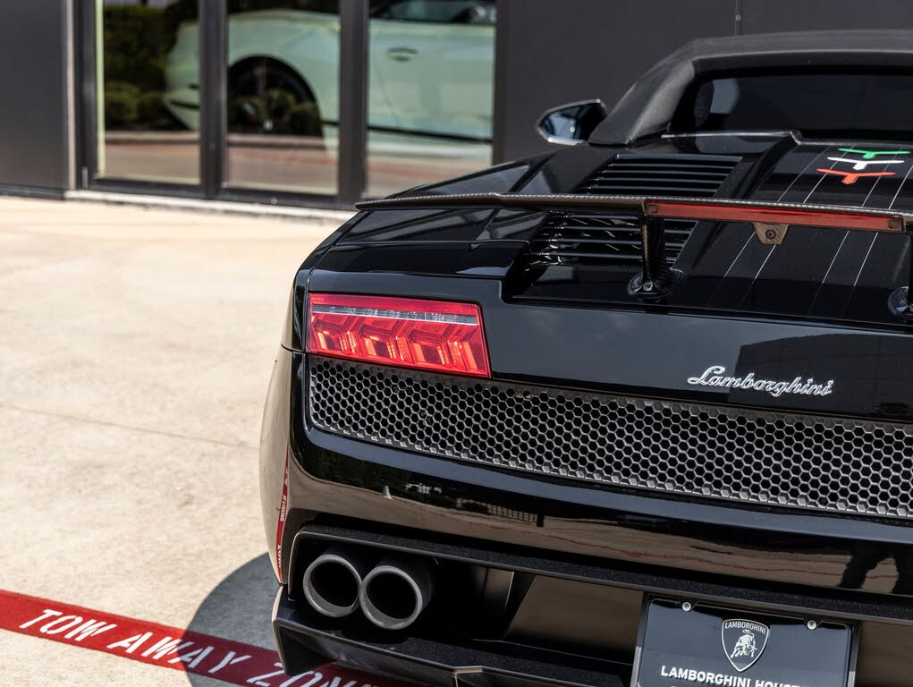 2012 Lamborghini Gallardo LP 570-4 Performante Spyder AWD photo 11