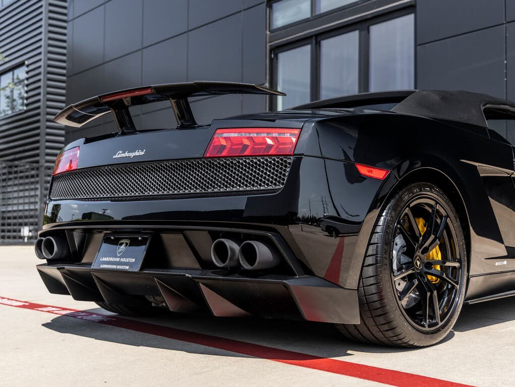 2012 Lamborghini Gallardo LP 570-4 Performante Spyder AWD photo 12