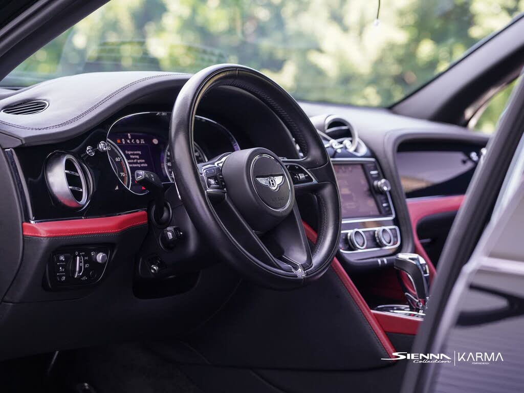 2018 Bentley Bentayga W12 Mulliner AWD photo 3