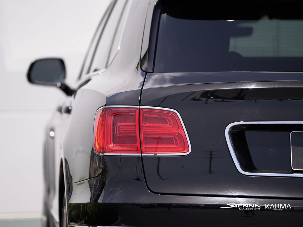 2018 Bentley Bentayga W12 Mulliner AWD photo 23
