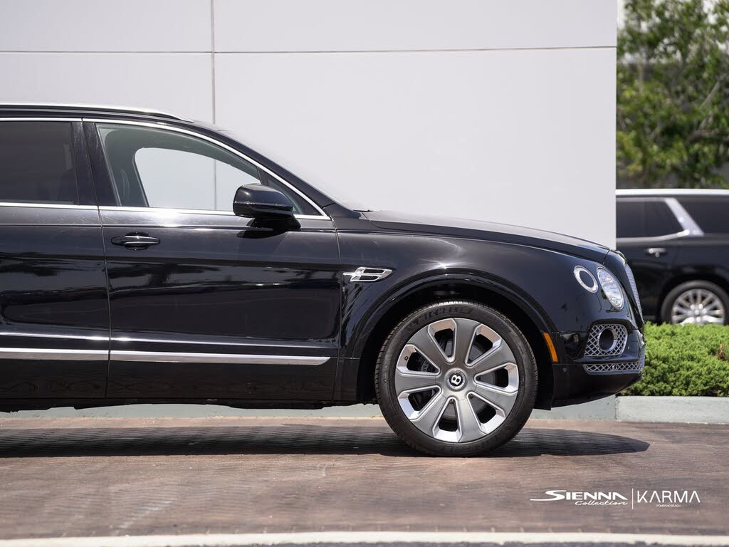 2018 Bentley Bentayga W12 Mulliner AWD photo 6