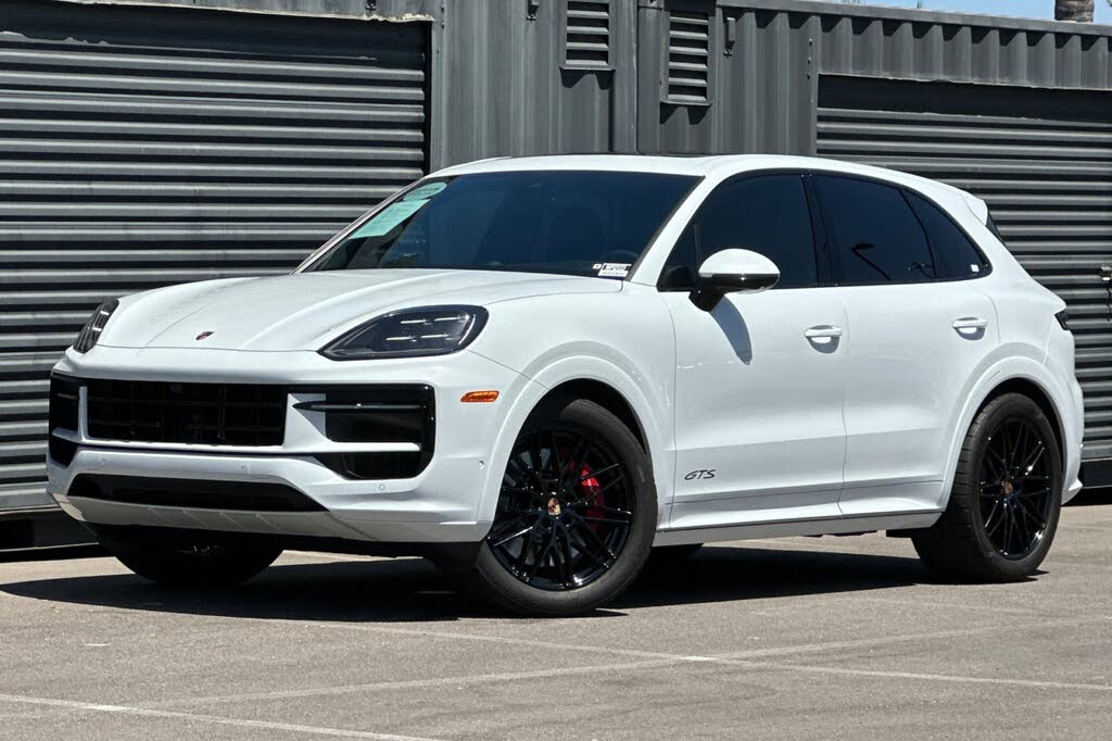 2025 Porsche Cayenne GTS AWD - $125,990