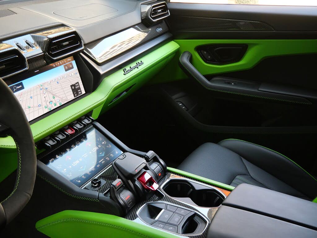 2026 Lamborghini Urus SE AWD photo 17