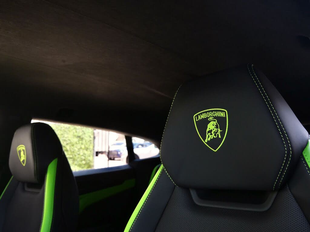 2026 Lamborghini Urus SE AWD photo 22