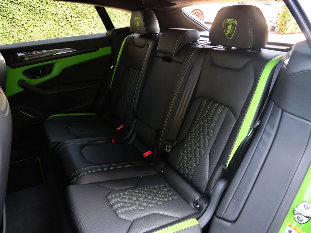2026 Lamborghini Urus SE AWD photo 6