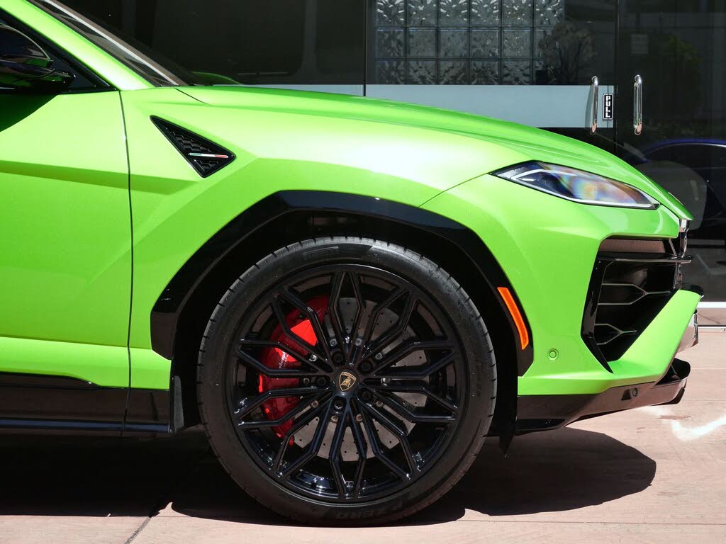2026 Lamborghini Urus SE AWD photo 9