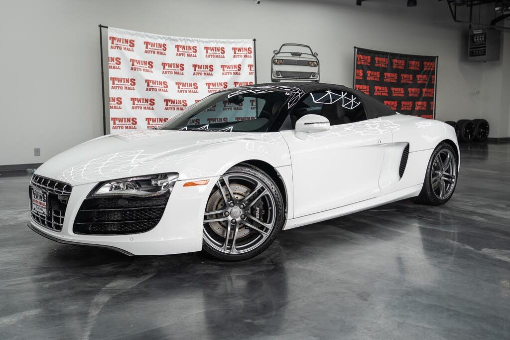 2011 Audi R8 5.2 quattro Spyder AWD photo 2 of 24