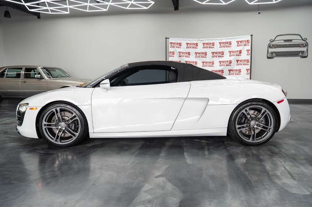 2011 Audi R8 5.2 quattro Spyder AWD photo 3 of 24