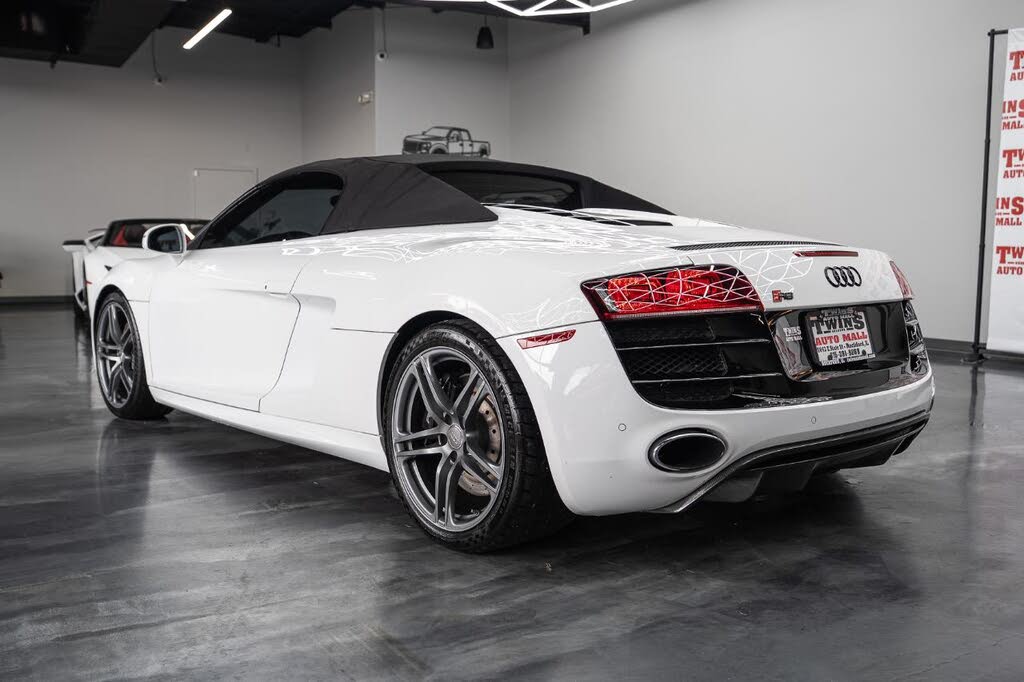 2011 Audi R8 5.2 quattro Spyder AWD photo 4 of 24