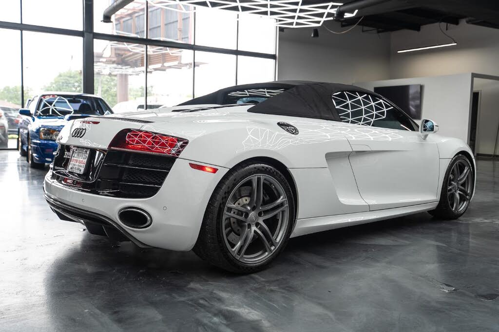 2011 Audi R8 5.2 quattro Spyder AWD photo 6 of 24