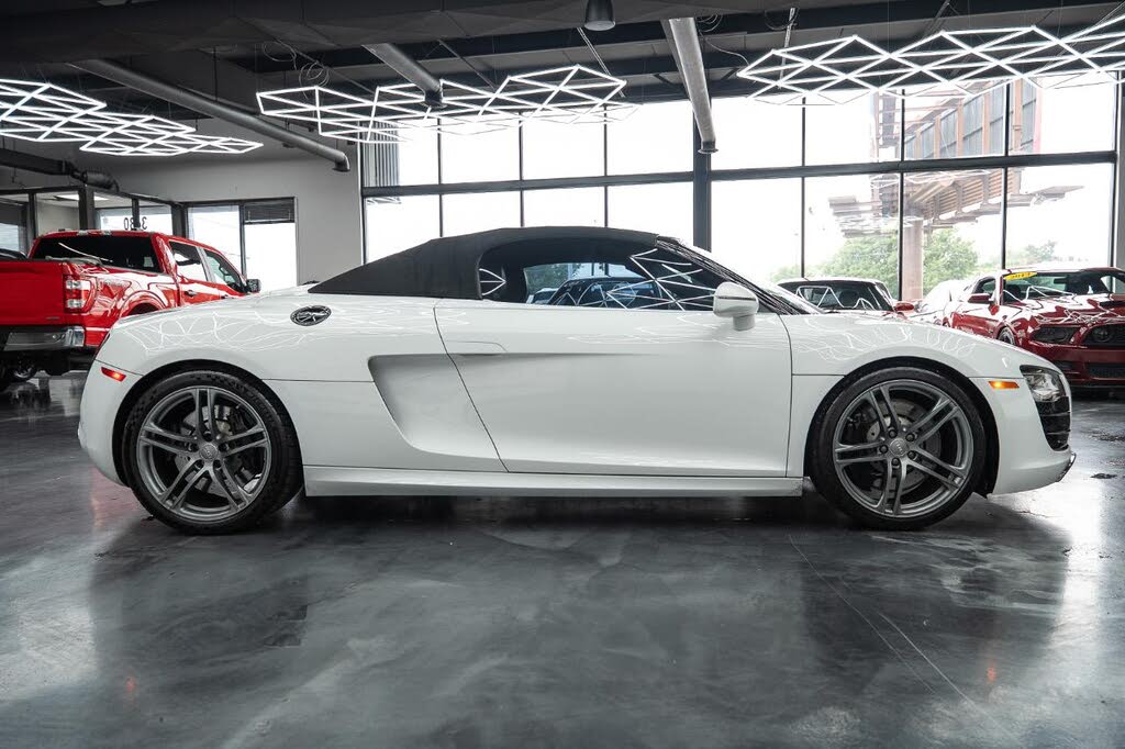 2011 Audi R8 5.2 quattro Spyder AWD photo 7 of 24