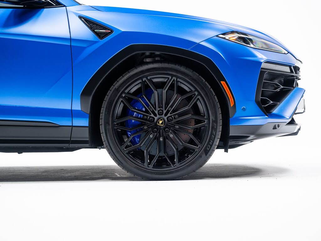 2025 Lamborghini Urus SE AWD photo 11