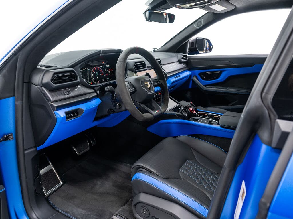 2025 Lamborghini Urus SE AWD photo 12