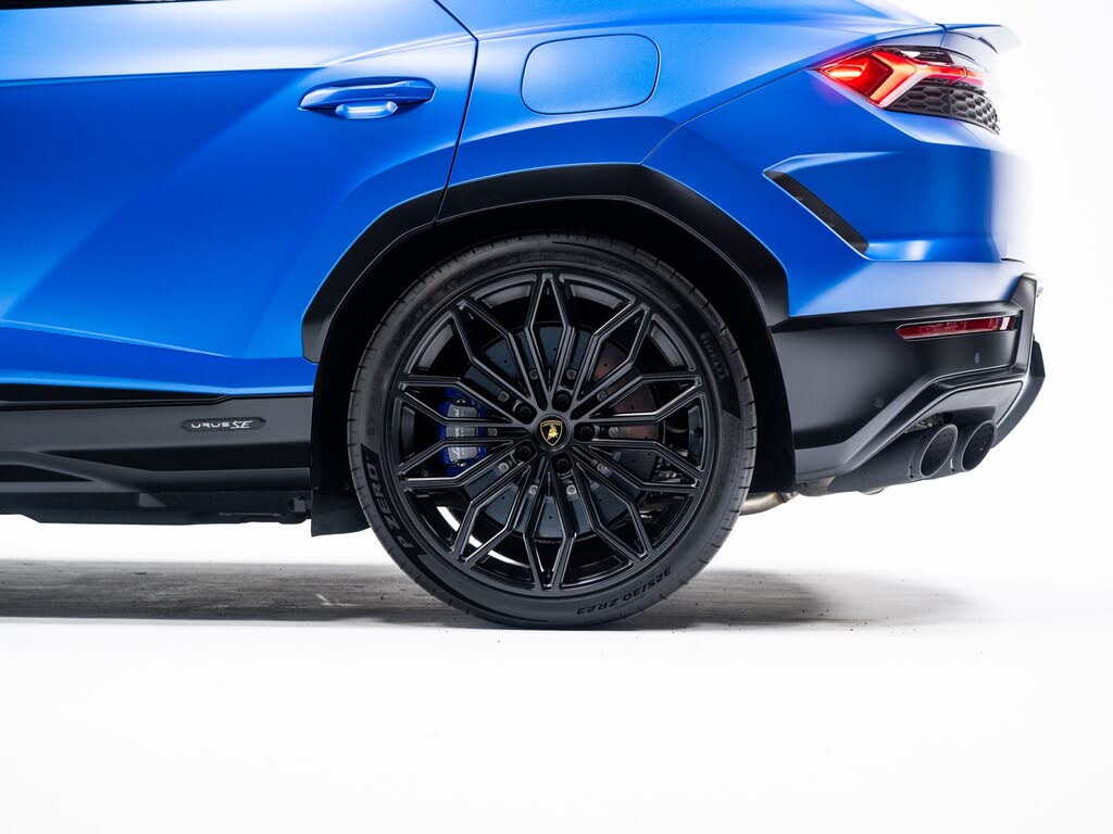 2025 Lamborghini Urus SE AWD photo 9