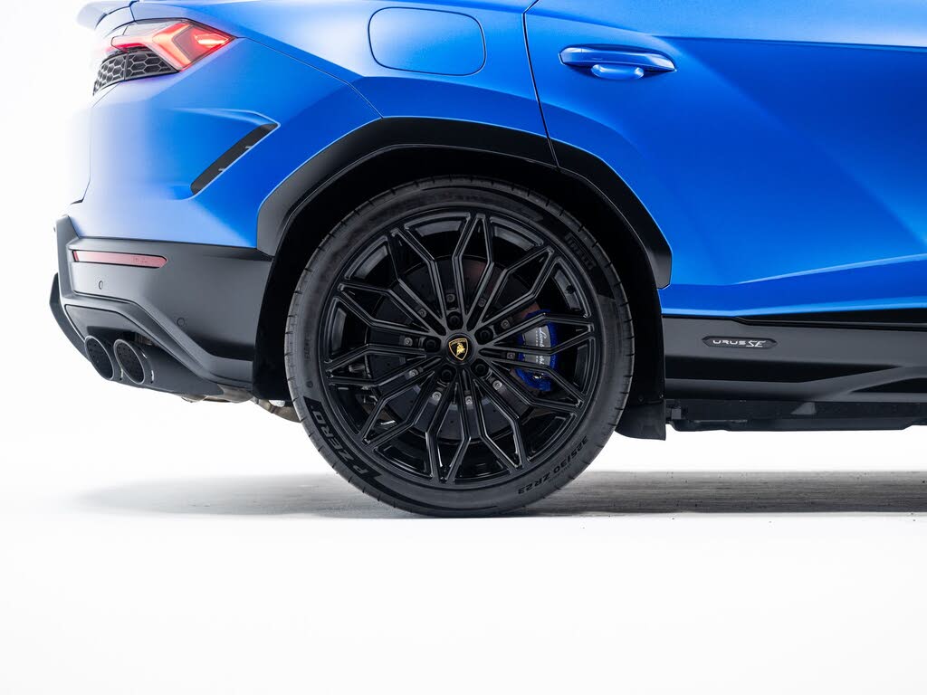 2025 Lamborghini Urus SE AWD photo 10
