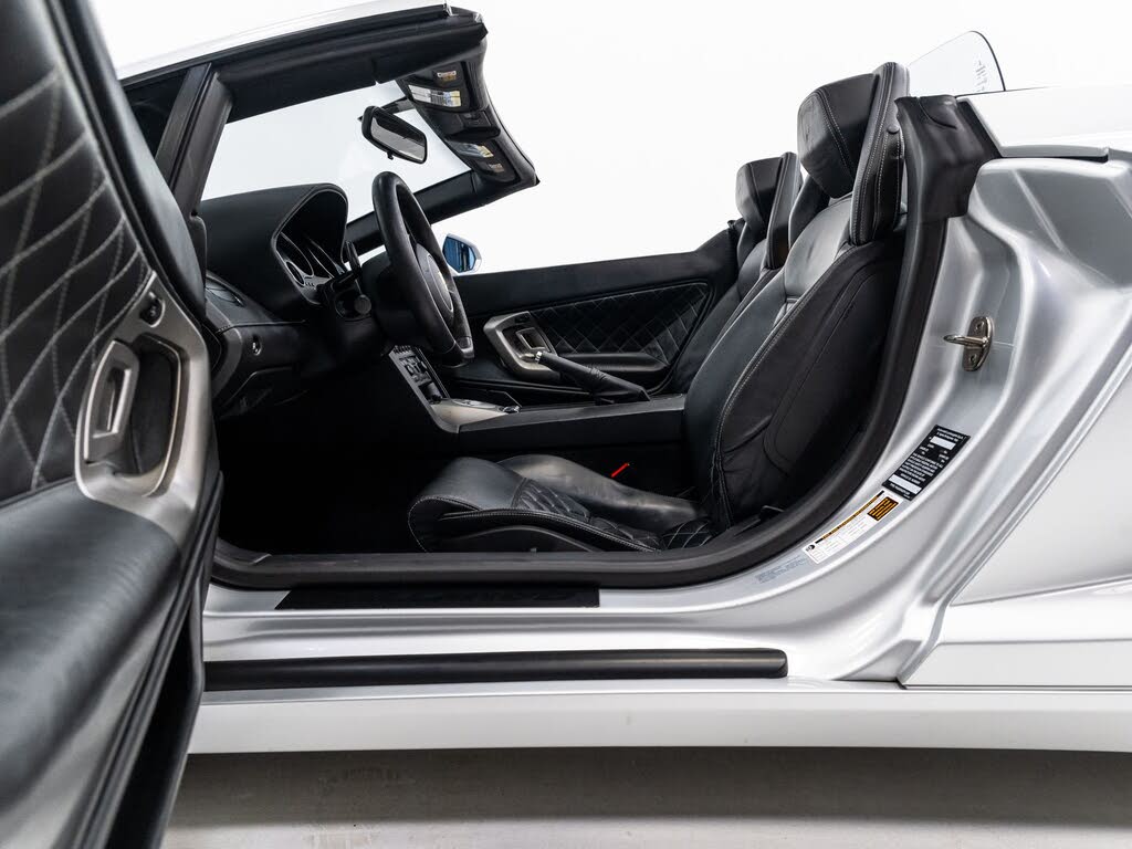 2011 Lamborghini Gallardo LP 560-4 Spyder AWD photo 14