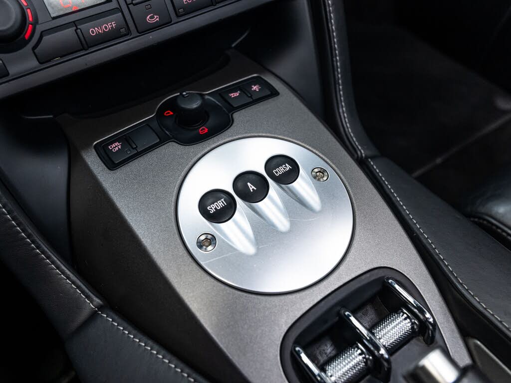 2011 Lamborghini Gallardo LP 560-4 Spyder AWD photo 22