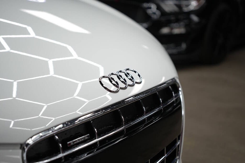 2011 Audi R8 5.2 quattro Spyder AWD photo 14 of 24