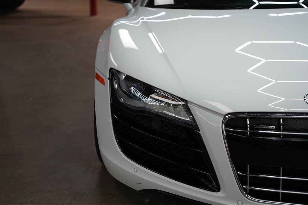 2011 Audi R8 5.2 quattro Spyder AWD photo 17 of 24
