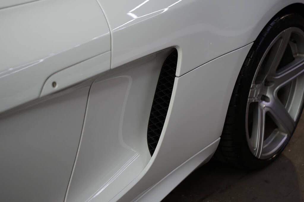 2011 Audi R8 5.2 quattro Spyder AWD photo 19 of 24