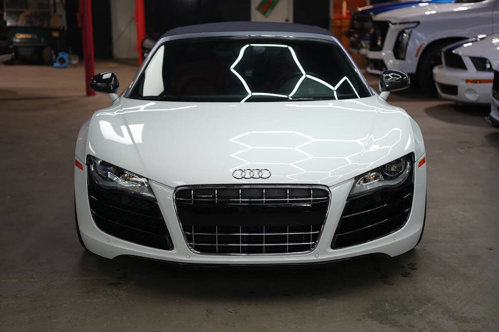 2011 Audi R8 5.2 quattro Spyder AWD photo 3 of 24