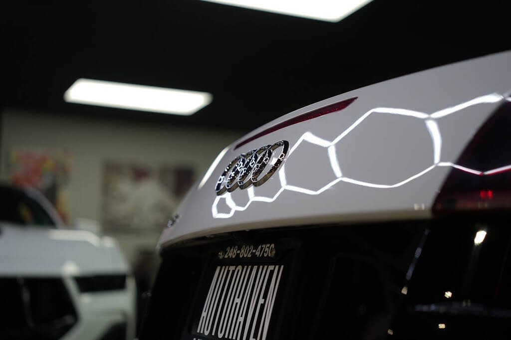 2011 Audi R8 5.2 quattro Spyder AWD photo 7 of 24