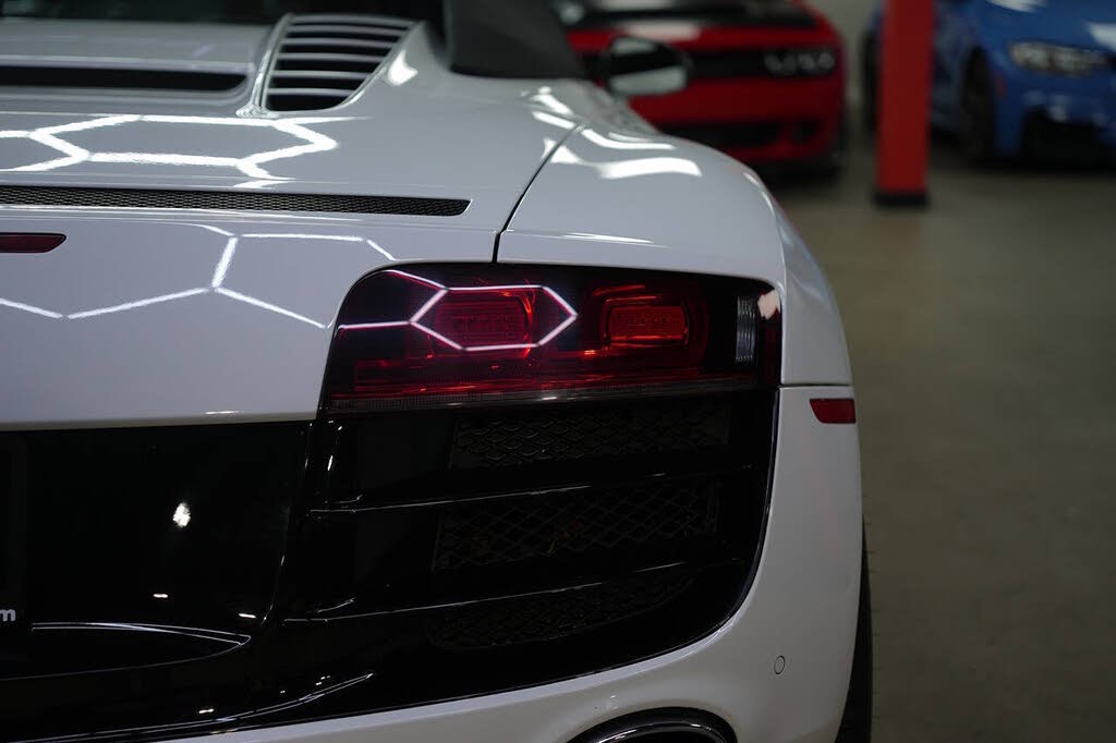 2011 Audi R8 5.2 quattro Spyder AWD photo 9 of 24