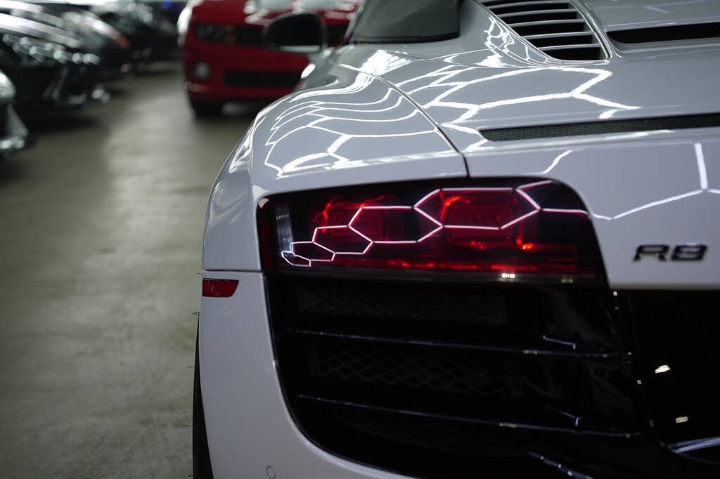 2011 Audi R8 5.2 quattro Spyder AWD photo 10 of 24