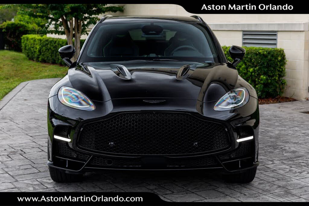 2026 Aston Martin DBX S AWD photo 7