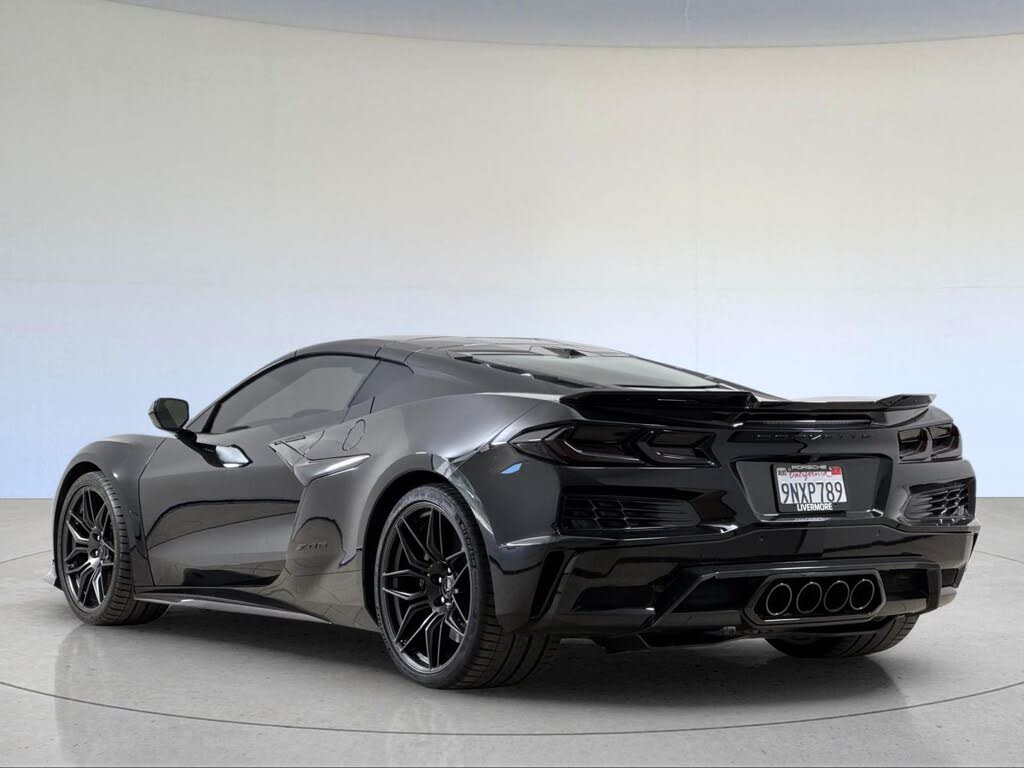 2024 Chevrolet Corvette Z06 3LZ Coupe RWD photo 3