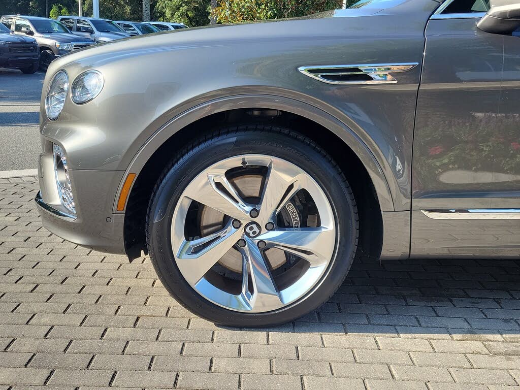 2023 Bentley Bentayga Hybrid AWD photo 13